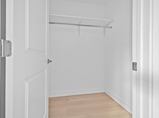 360 Burchett St #4, Glendale, CA 91203