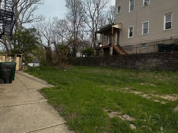 1018 Sturm St, Cincinnati, OH 45205
