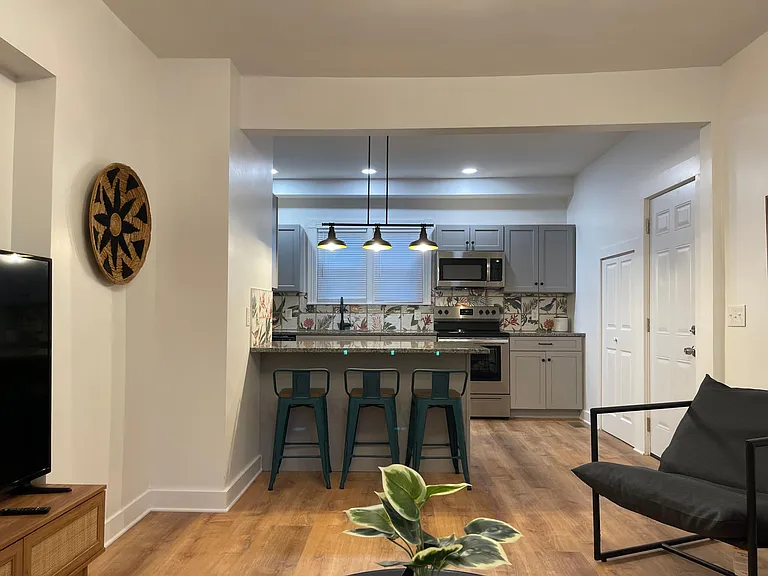 20 Ayres St — Photo 2