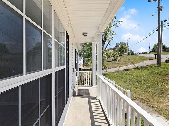 3rd image of 118 Stone Ridge Pkwy