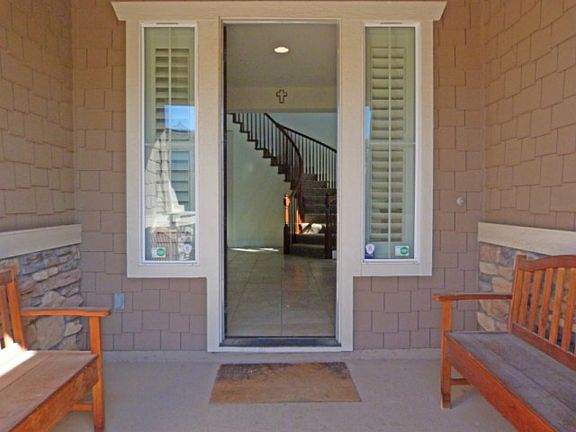 2nd image of 176 N Sierra Madre St