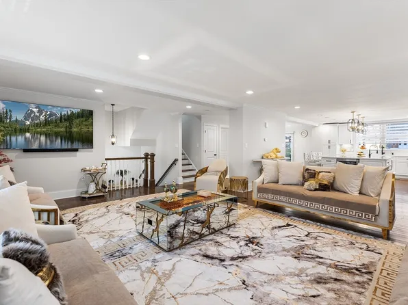 325 East St, Dedham, MA 02026