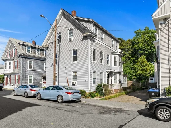 13 Knowlton St, Beverly, MA 01915