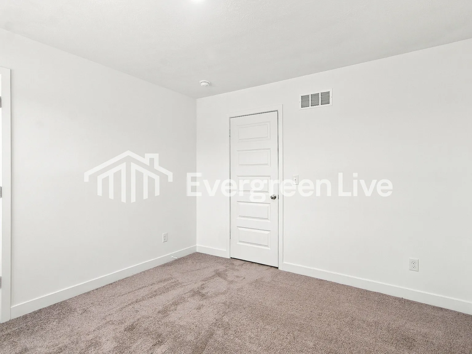 5 bed, 3.0 bath, 2247 sqft, $2,110 — Photo 2