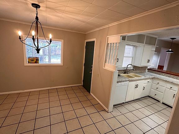 3rd image of 3104 33rd St