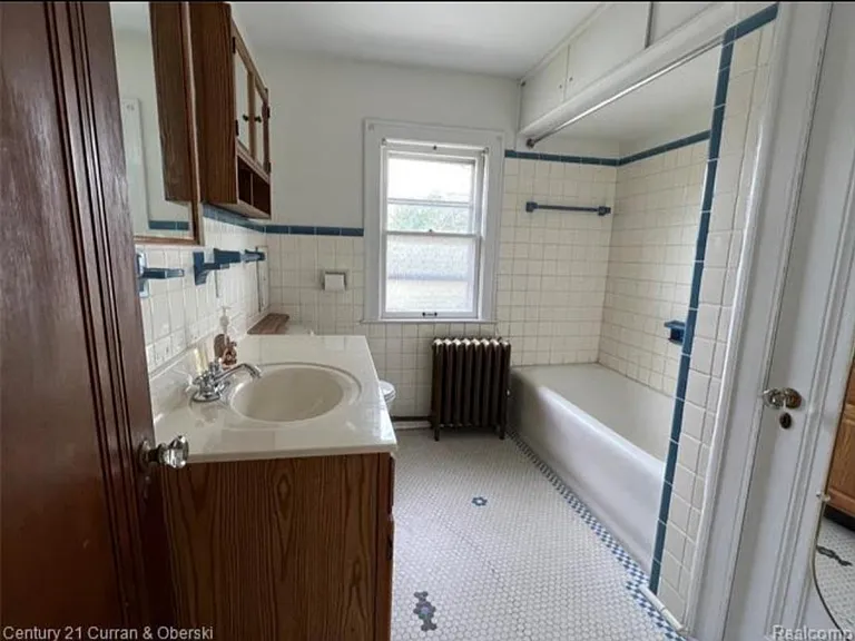 21507 Edna St — Photo 7