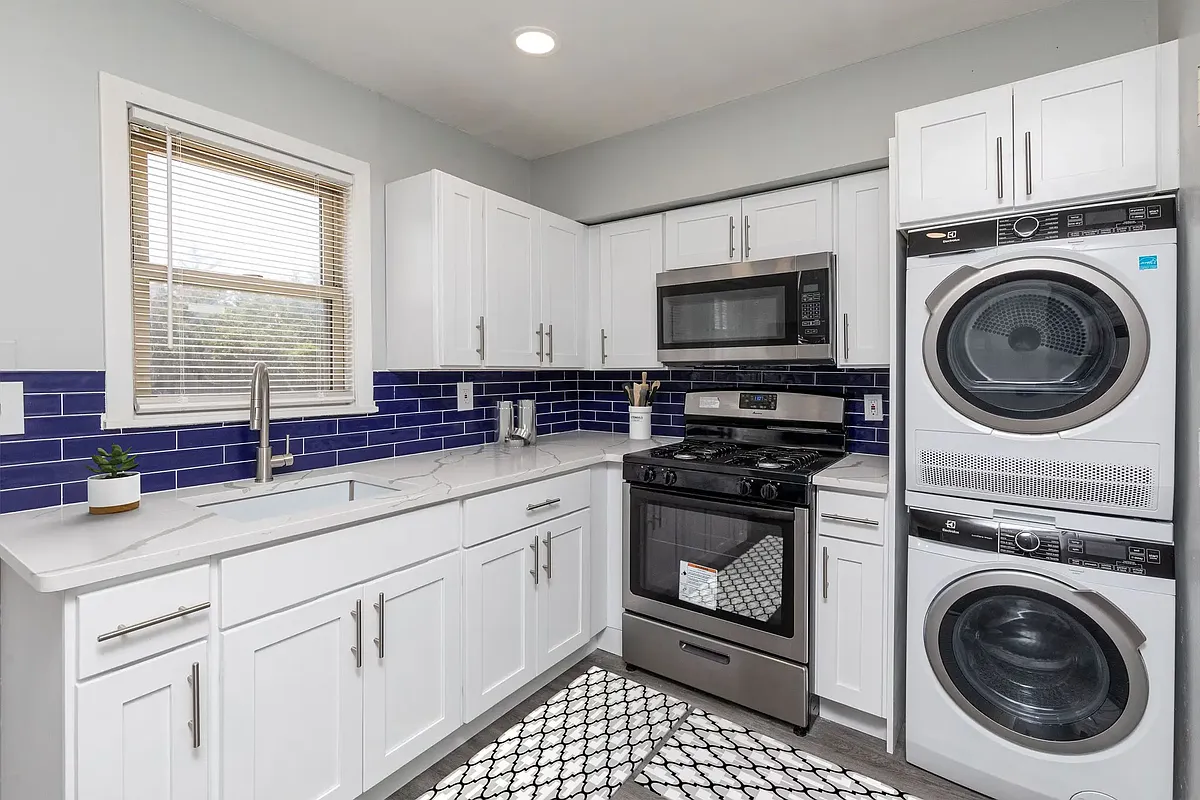 Building Photo - 555 Naomi Ave #1A
