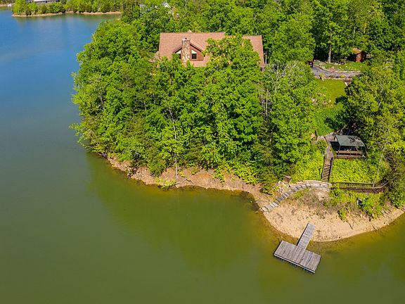 Image 4: Wooded privacy