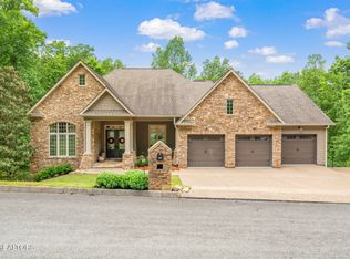 111 Winchester Cir, Oak Ridge, TN 37830