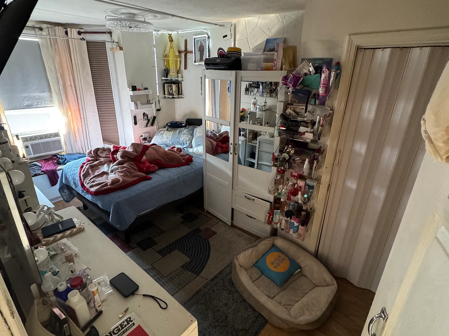 3 bed, 750 sqft, $2,700 — Photo 4