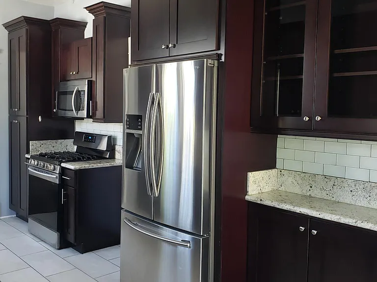653 Washington Ave — Photo 2