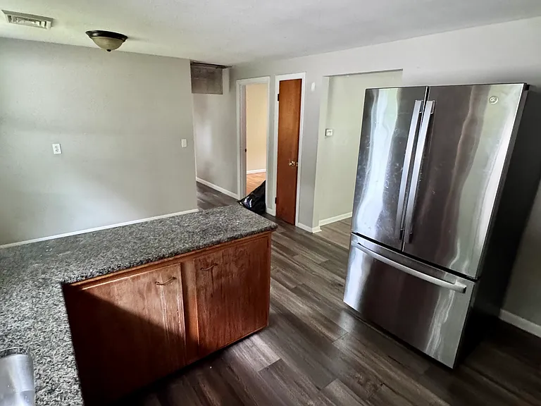 73 Spring Grove Ave — Photo 3