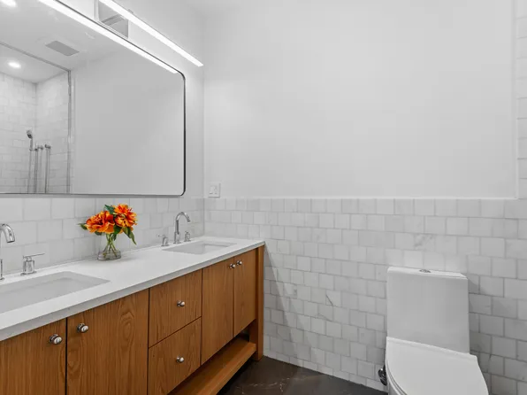 1174 Putnam Avenue image 9 of 13