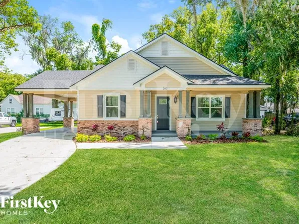 203 W Saunders St, Plant City, FL 33563