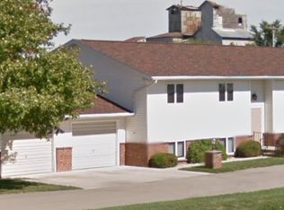 215 N Main St #4, Manlius, IL 61338