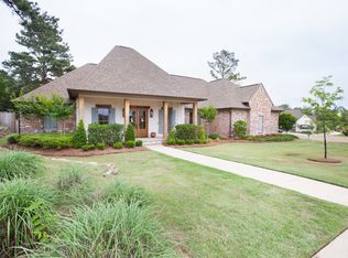 201 Cedar Woods Cir, Madison, MS 39110