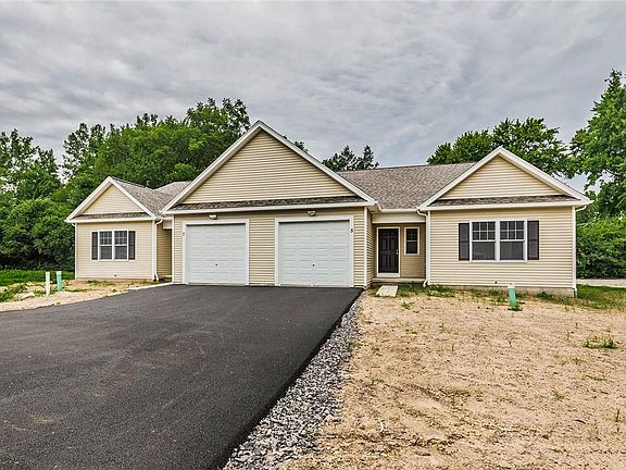 3rd image of 5 Willowick Dr