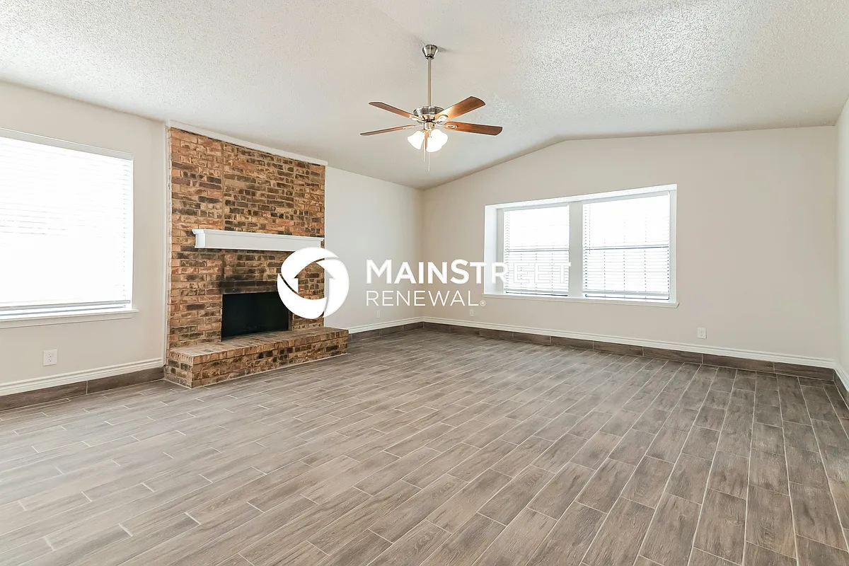 Living Room - 2718 Holy Cross Ln