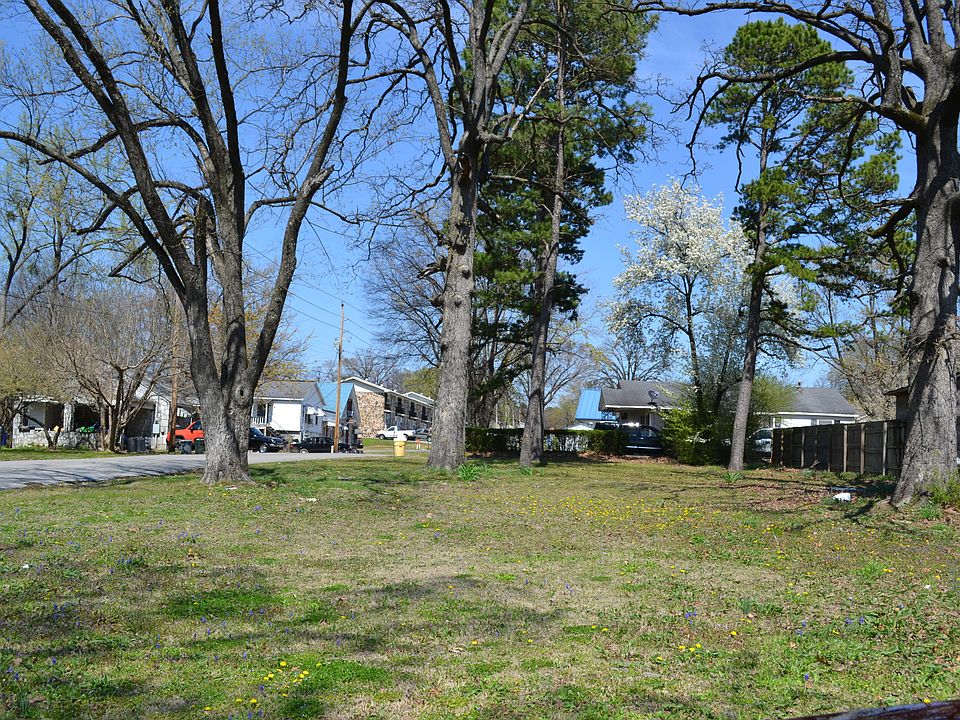 2nd image of 1505 Grays Ave