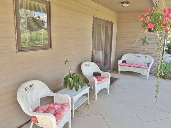 4th image of 602 Timberlane Dr