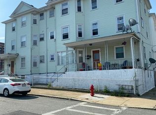 13 Edgemond St #3E, Fall River, MA 02723