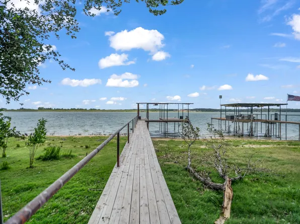 1011 E Lake Dr, Weatherford, TX 76087
