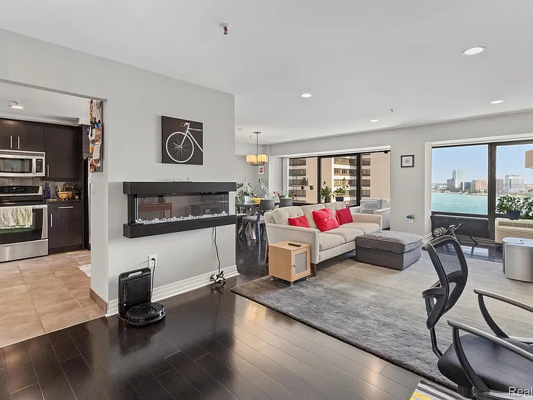1001 W Jefferson Ave #15B — Photo 7