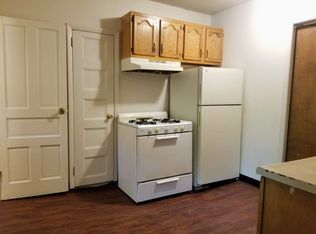 Super Spacious Three Bedroom on Bates Street! Deck & Patio! Washer & Dryer Included! Call Today!, Pittsburgh, PA 15213