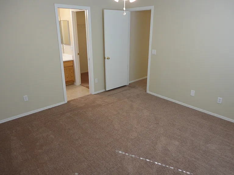 6217 W Warner St — Photo 8