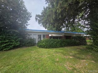 2 Notre Dame Hls, Belleville, IL 62223
