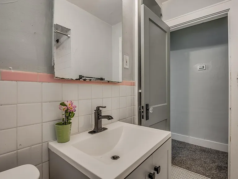 3021 NW 20th St — Photo 12