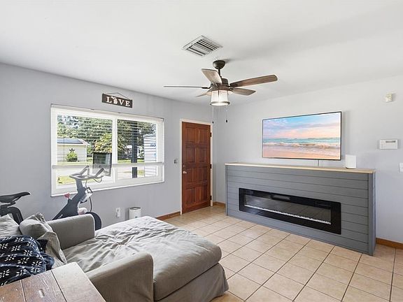 3rd image of 1597 SE Tangelo Dr