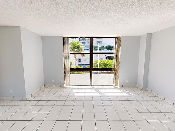 3rd image of 3031 N Ocean Boulevard #203