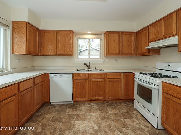 4th image of 33148 N Sunset Ave