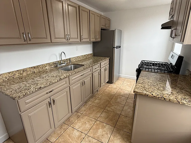182 Ferry St #2A — Photo 7
