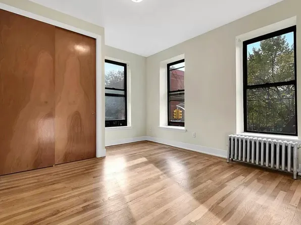 663 President Street image 1 of 5