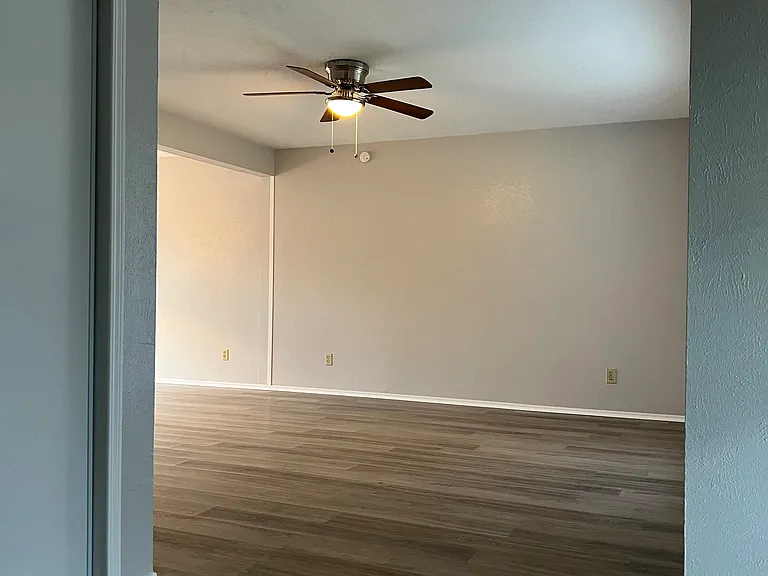 1519 Carlsbad Dr — Photo 3