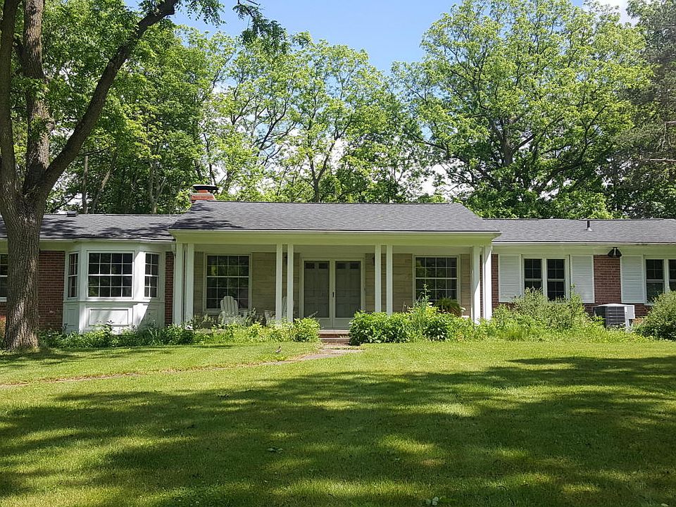 1st image of 3107 White Oaks Dr