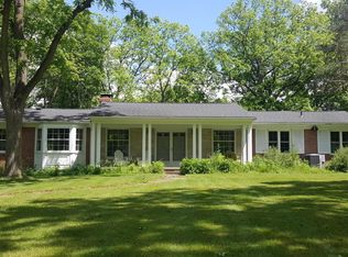 3107 White Oaks Dr, Lansing, MI 48906