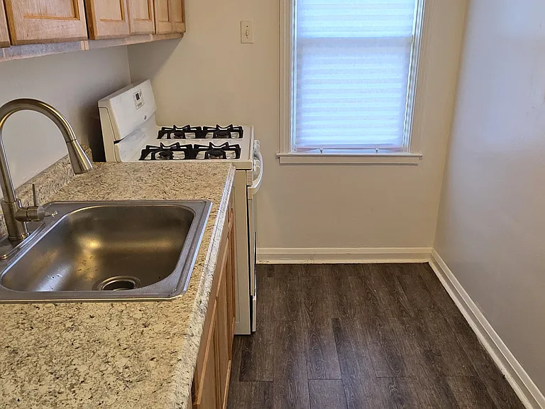 1005 Cameron Rd — Photo 7