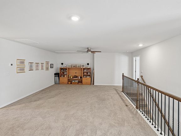 4th image of 505 Yellow Fox Rd