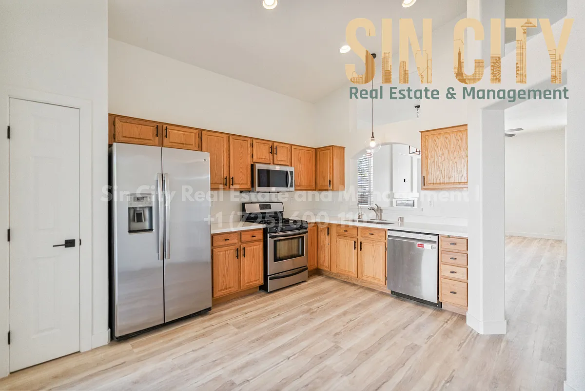 3 bed, 2.0 bath, 1207 sqft, $2,300 — Photo 3