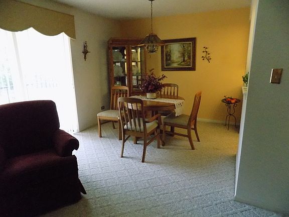 3rd image of 18531 Wentworth Ave Unit 2E