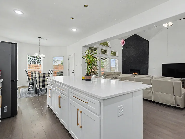 3814 Windmill Ct — Photo 5