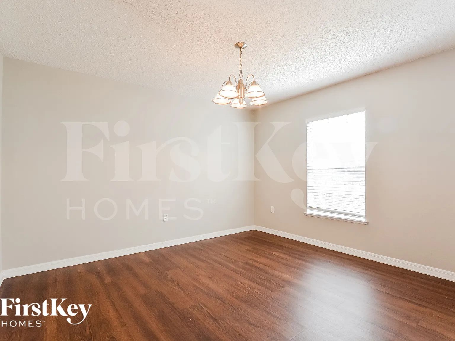 4 bed, 2.5 bath, 2868 sqft, $2,690 — Photo 3