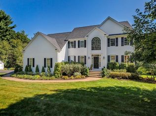 24 Falcon Ridge Dr, Hopkinton, MA 01748