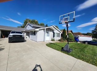 2610 Friar Dr, Parma, OH 44134