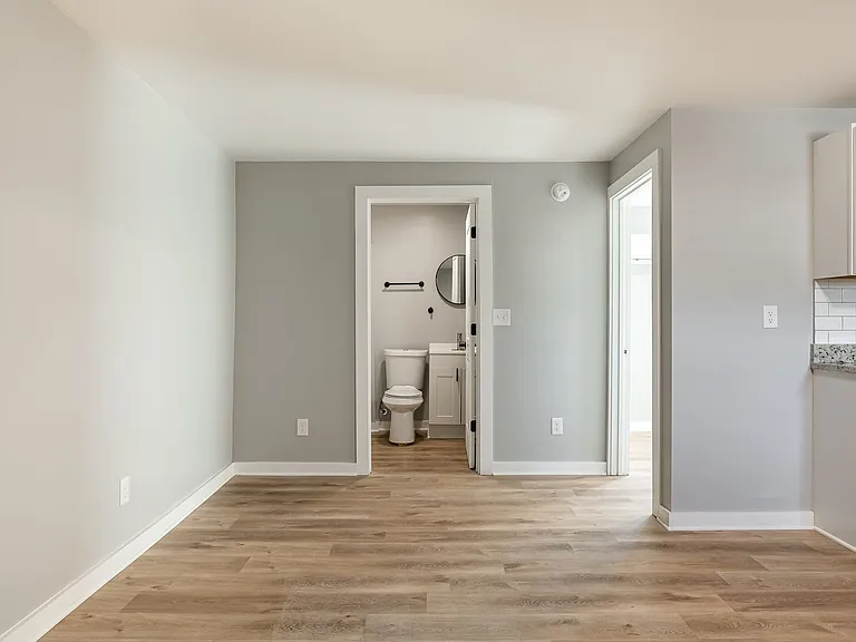 650 4th St NE #12 — Photo 9