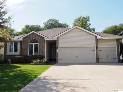 316 Castle Pine Dr, Papillion, NE, 68133