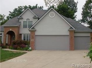 3688 Knollwood Cir, Ann Arbor, MI 48108